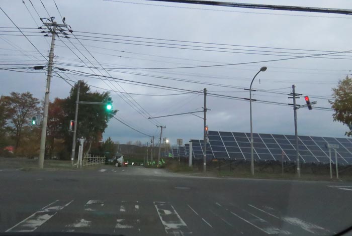 webnews今朝の北見/交差点から奥が無加川の右岸堤防