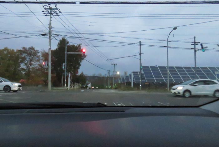 webnews今朝の北見/交差点から奥が無加川の右岸堤防