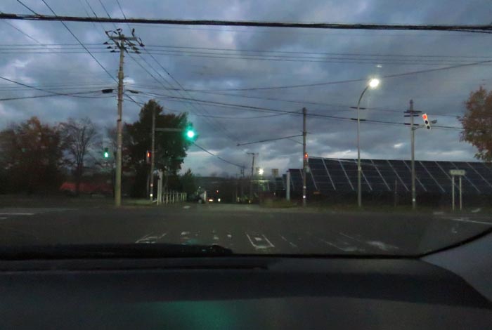 webnews今朝の北見/交差点から奥が無加川の右岸堤防