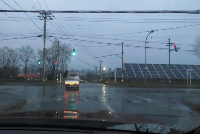 webnews今朝の北見/交差点から奥が無加川の右岸堤防