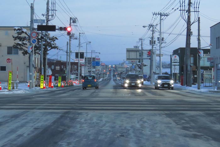 webnews今朝の北見/交差点から奥は常呂方面