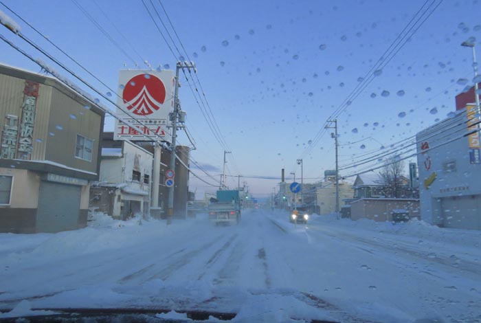 webnews今朝の北見/とん田通り、南大通り交差点から国道39号方向